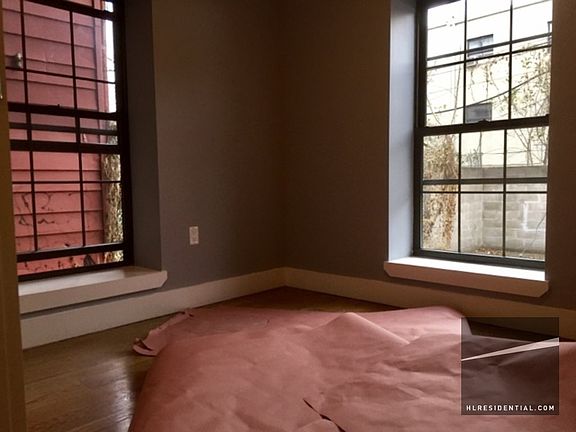 4th image of 634 Kosciuszko St #Dplx2