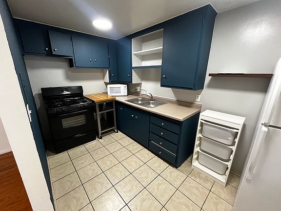 2nd image of 737 S Windsor St #2