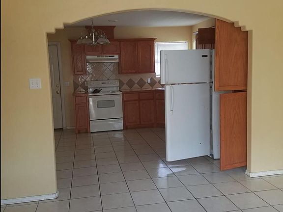 3rd image of 1511 Tampa St APT 4