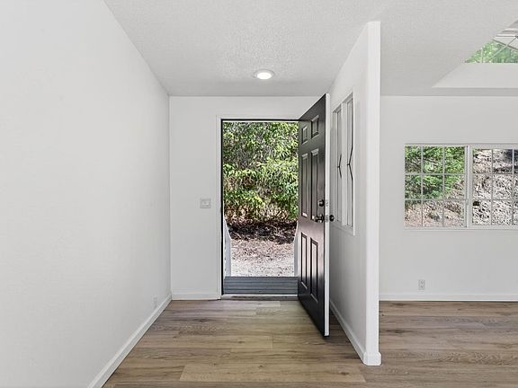 3rd image of 40421 Mountain View Road