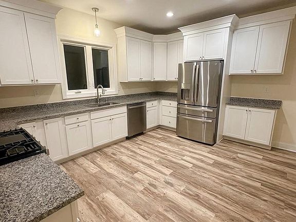 4th image of 1300 Grantley Rd