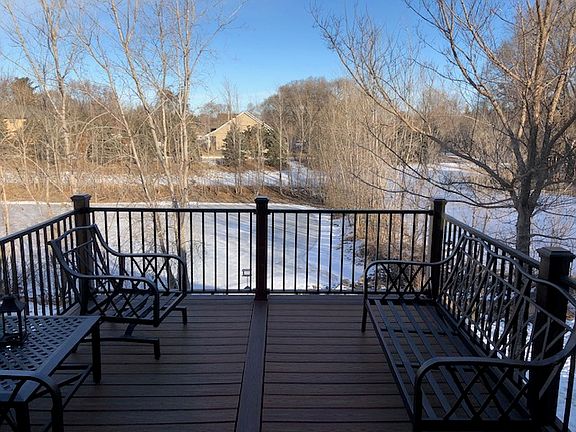 4th image of 10766 Perry Dr N