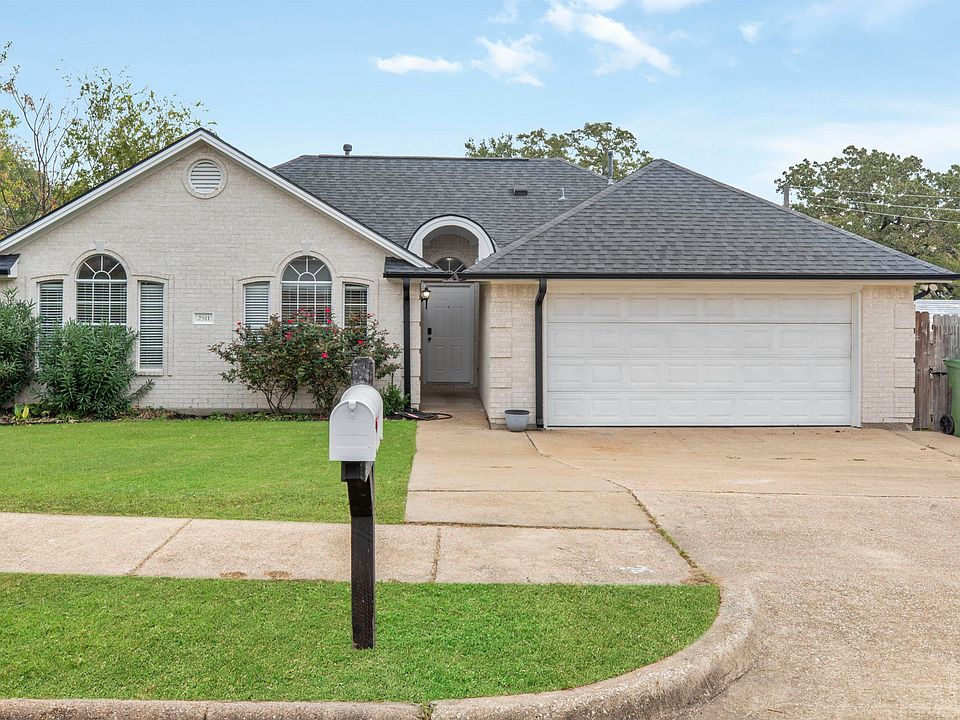 1st image of 2511 Westwood Main Dr