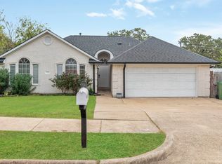 2511 Westwood Main Dr, Bryan, TX 77807