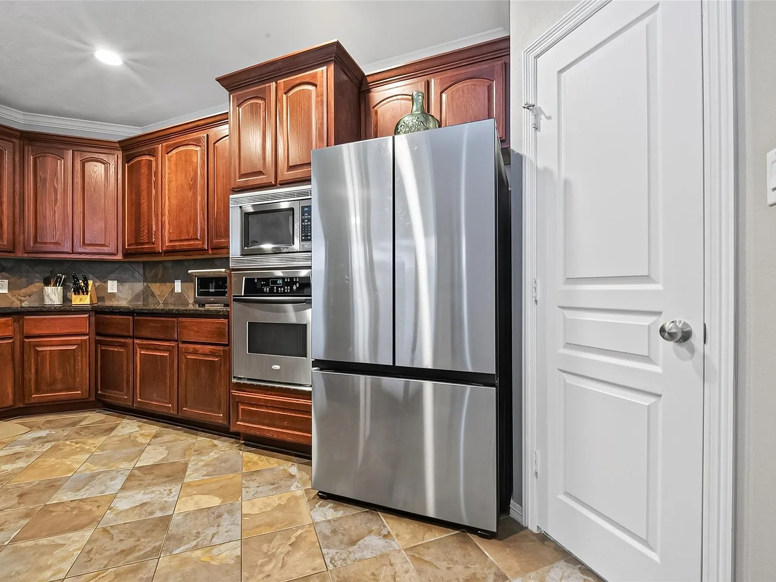 3 bed, 2.5 bath, 2621 sqft, $3,595 — Photo 4