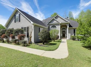 105 Hideaway Dr, Fayetteville, GA 30215