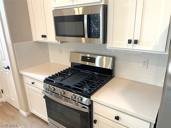 5th image of 912 Cottonwood Hill Pl