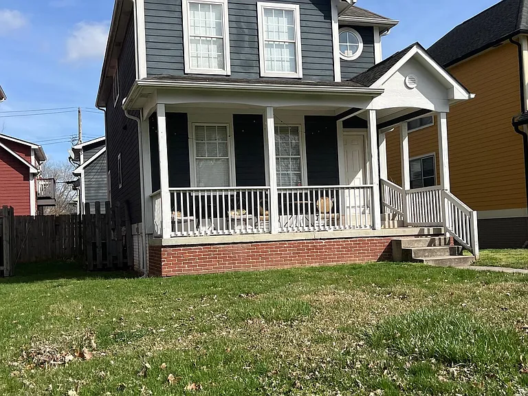 2045 Broadway St — Photo 2