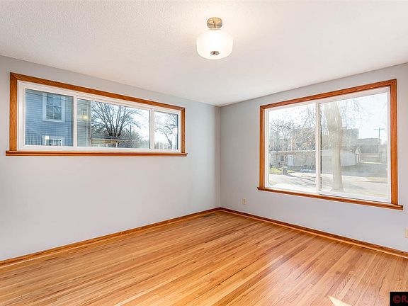 5th image of 515 Carney Ave