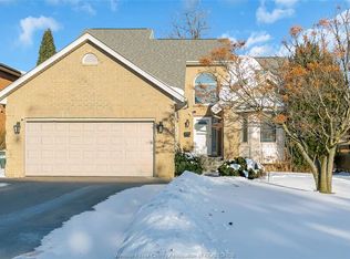 2376 Dandurand Ave, Windsor, ON N9E 3Y5