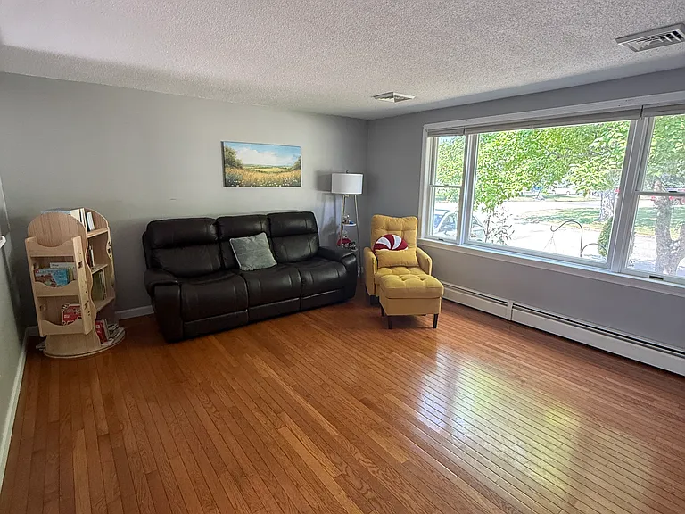 37 Euclid Ave — Photo 8