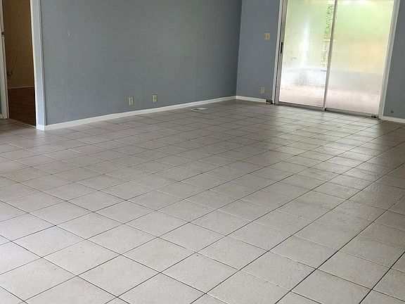 4th image of 1176 Harmony Dr S
