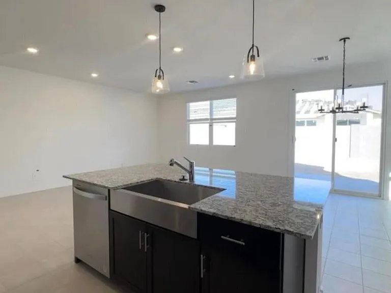 17734 W Madison St — Photo 7