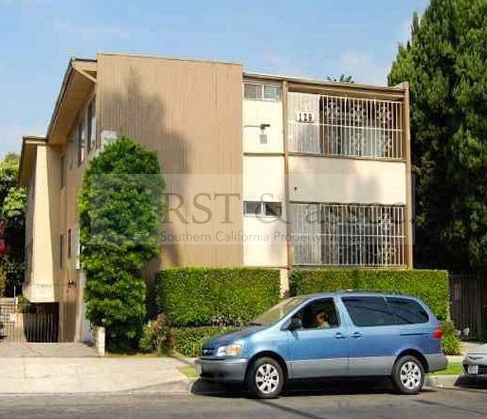 1st image of 129 S Manhattan Pl APT 3