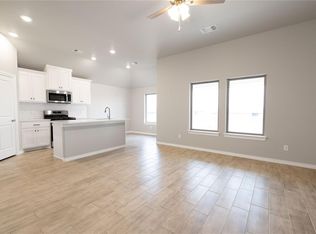 8721 Poppey Pl, Yukon, OK 73099