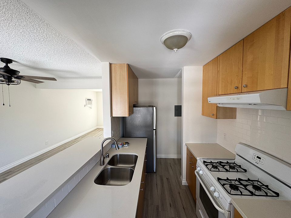 1st image of 4230 Gentry Ave #C
