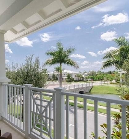 Upstairs master balcony photo