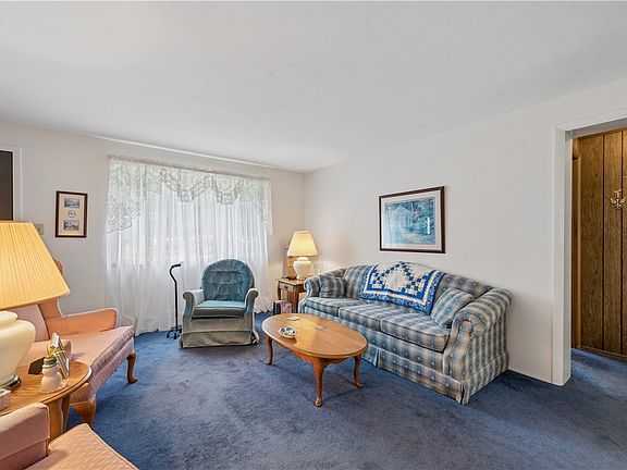 4th image of 3305 Stag Dr
