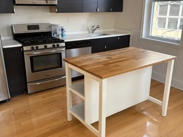 327 South St #3, Philadelphia, PA 19147