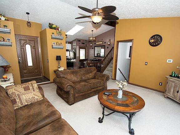 4th image of 3420 Sussex Ln