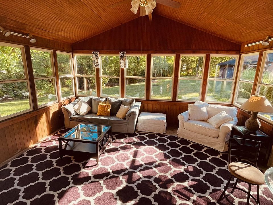 3-season sunroom