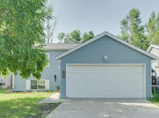 1747 Huntington Dr, West Fargo, ND 58078