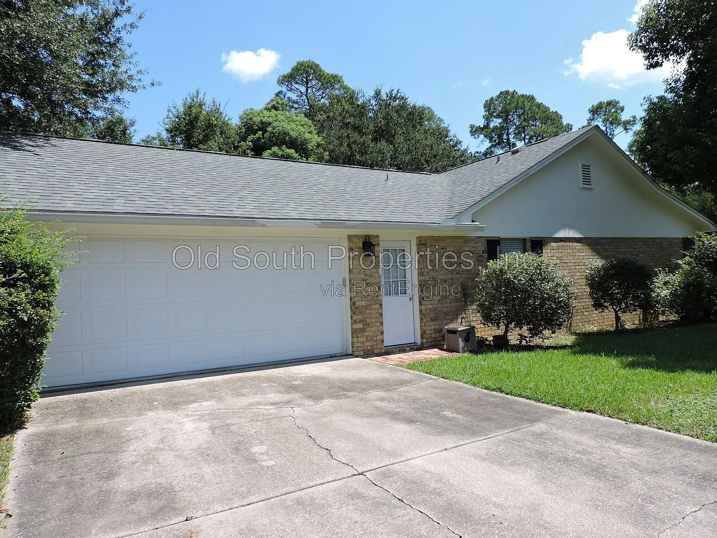 3 bed, 2.0 bath, 1727 sqft, $1,950 — Photo 2