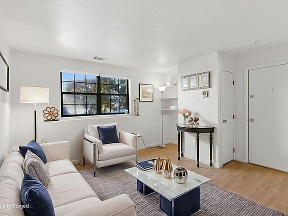 5th image of 8 Jackson St #B1