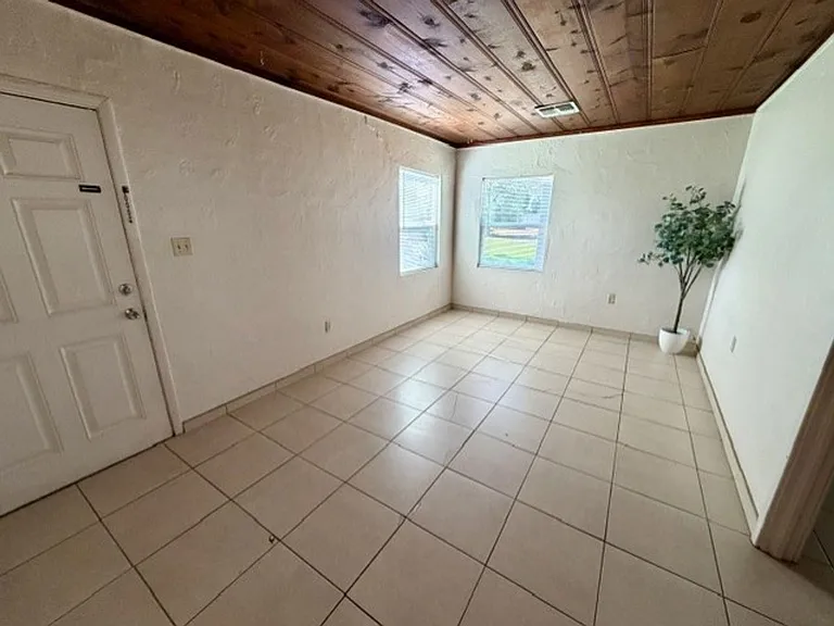 925 E Turney Ave — Photo 13