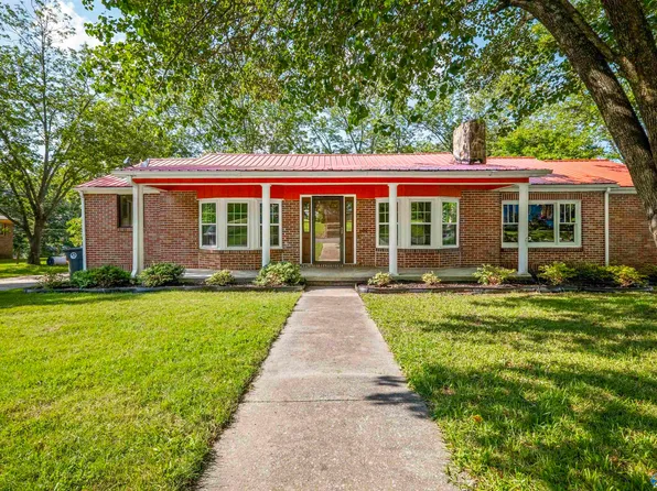 1120 Hillsboro Dr, Gadsden, AL 35903