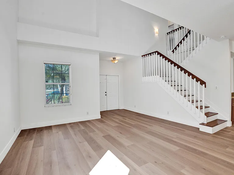 4214 NW 38th Dr — Photo 10