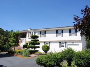 26 Ramblewood Rd, Shoreham, NY 11786