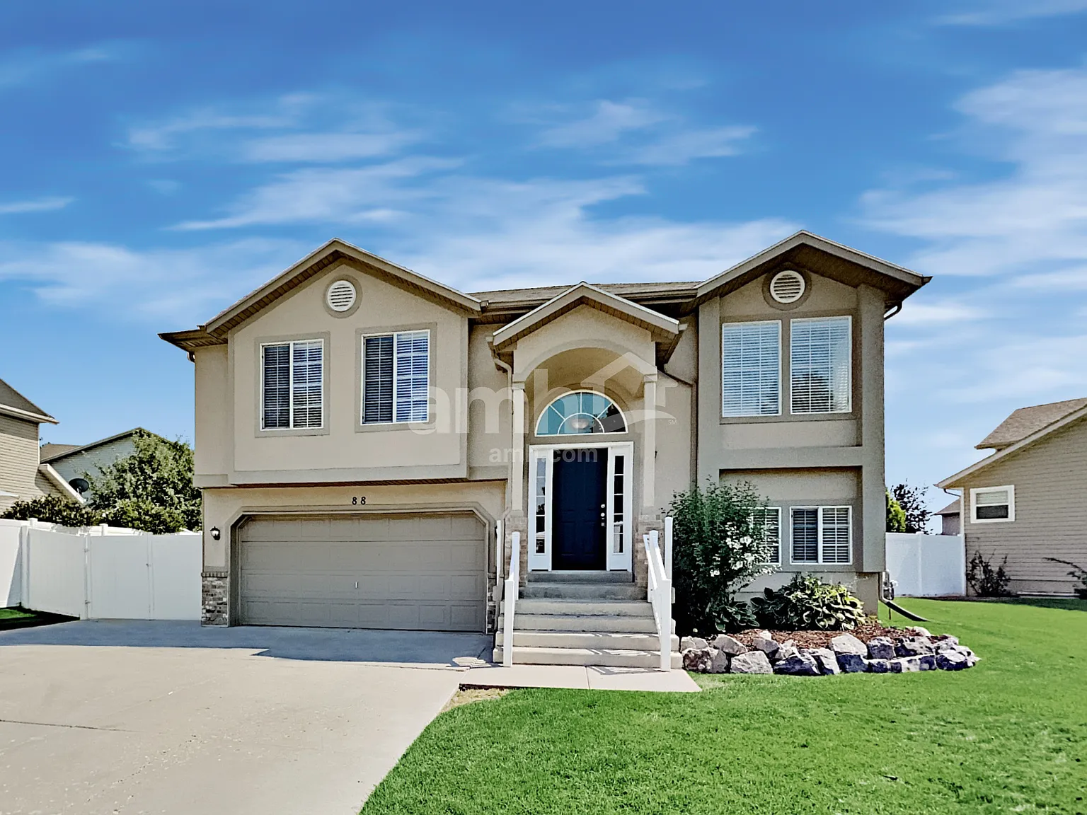 4 bed, 2.0 bath, 1536 sqft, $2,410 — Photo 1