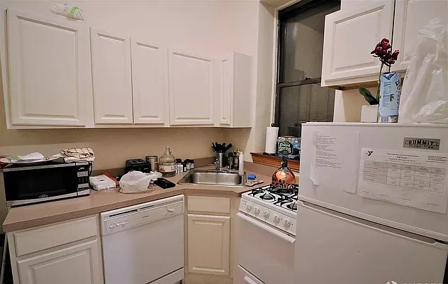 Rented by City Stop Realty | media 10