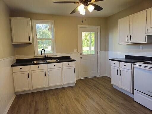 5th image of 102 Roberts Drive