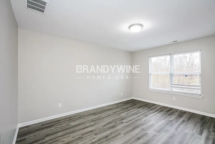 1933 Lisa Walk Dr — Photo 10