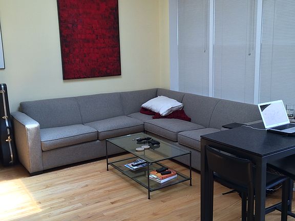 2nd image of 827 W Lawrence Ave APT 3S