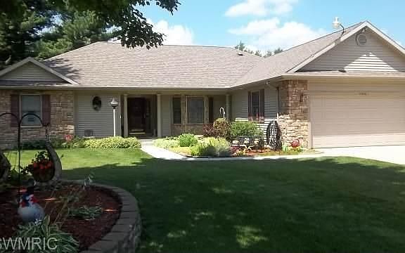 3rd image of 15886 Meadowview Dr