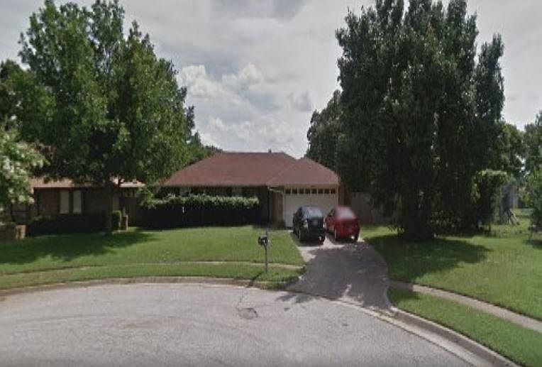 1st image of 102 Almond Ln