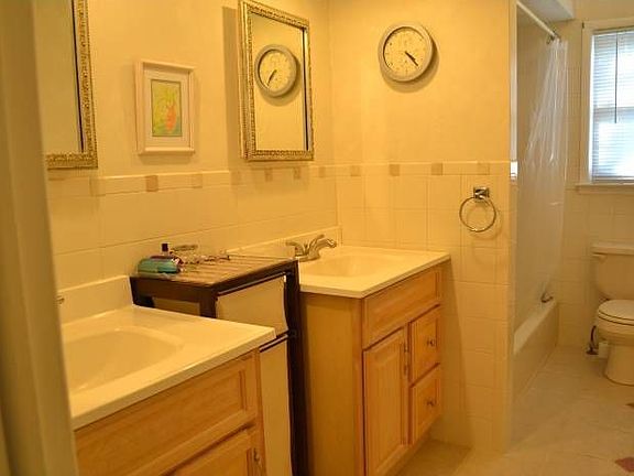 2nd bathroom