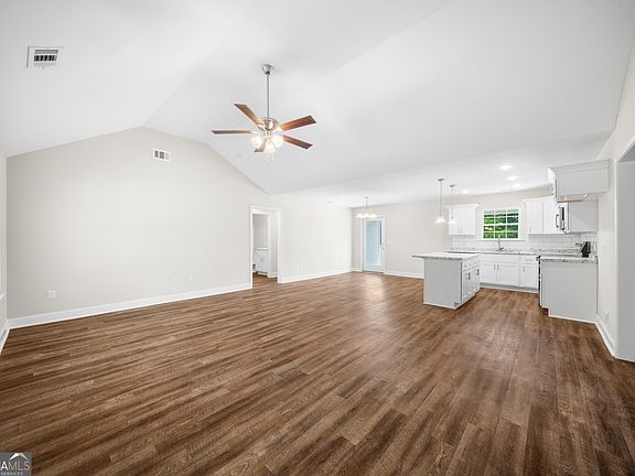 4th image of 77 B Stubbs Rd