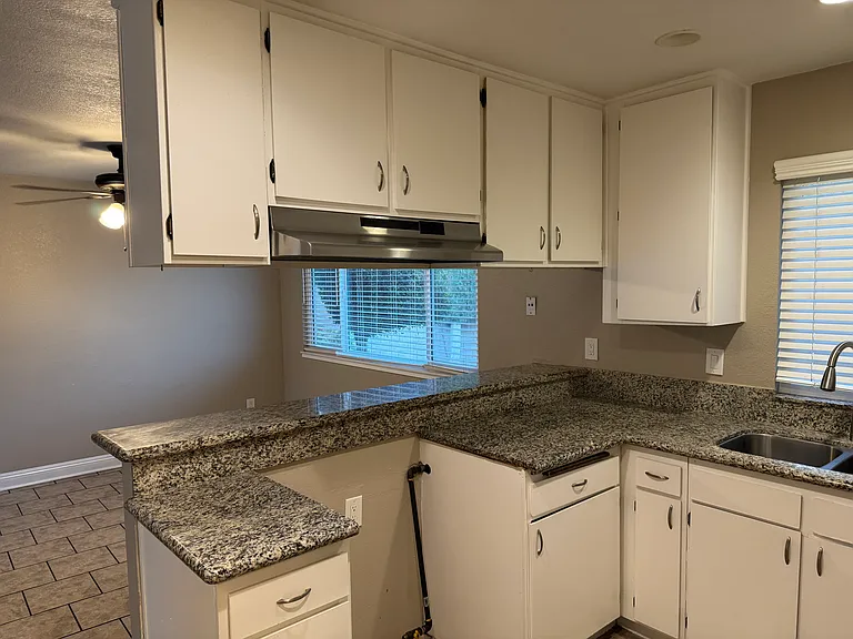 15840 Rainbow Dr — Photo 7
