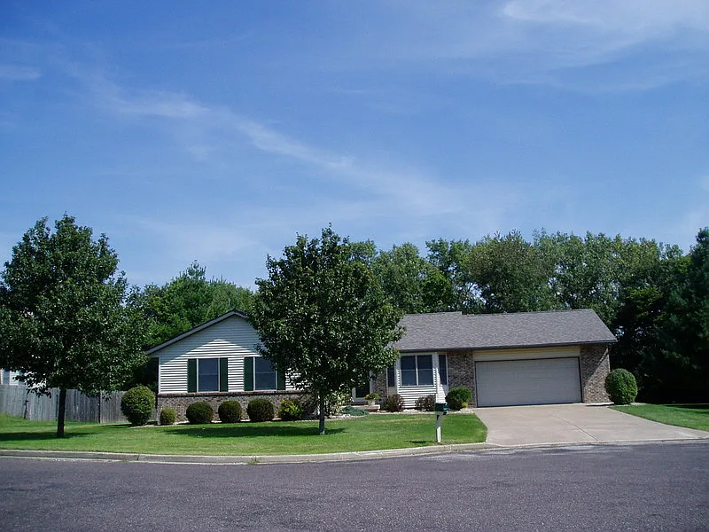 607 Myers Ct photo 1