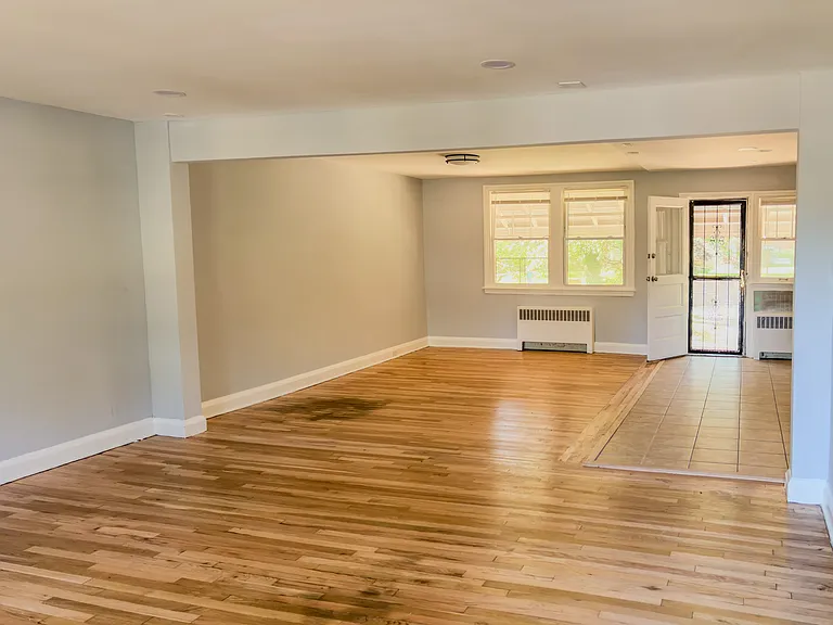 1031 E Lake Ave — Photo 3