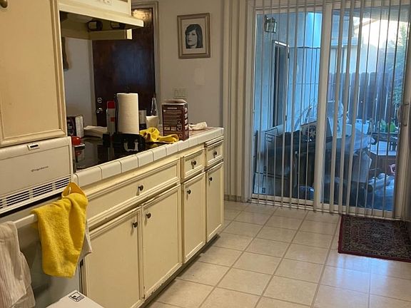 4th image of 1740 Blevins Ct