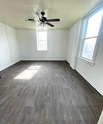 5th image of 10 S 35th St APT 1