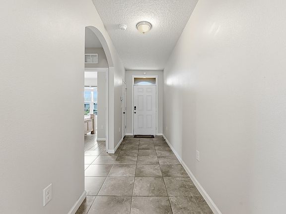 3rd image of 1031 SW Alexandria Avenue