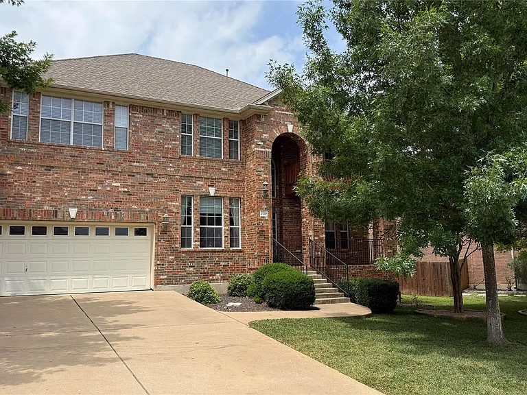 10700 Pointe View Dr — Photo 3