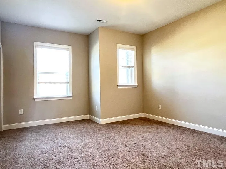 917 Haybeck Ln — Photo 15