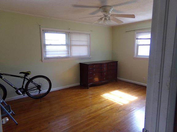 5th image of 3305 Valley Forge Dr